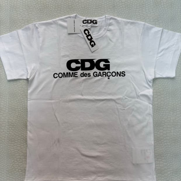 꼼데가르송 CDG 반팔