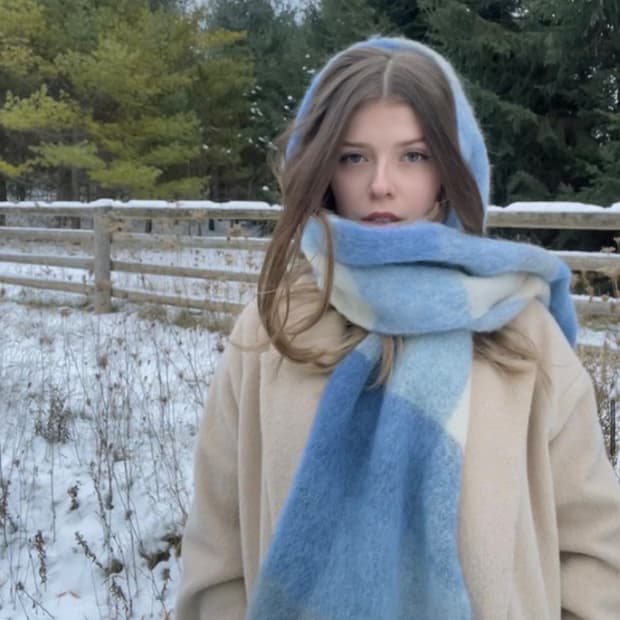 아크네스튜디오 체크 머플러 그레이