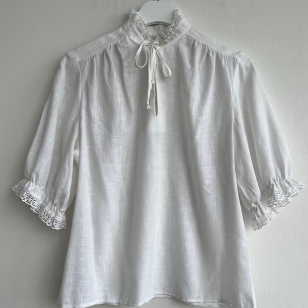 *SALE) 퓨어 레이스 리본넥 린넨 블라우스 