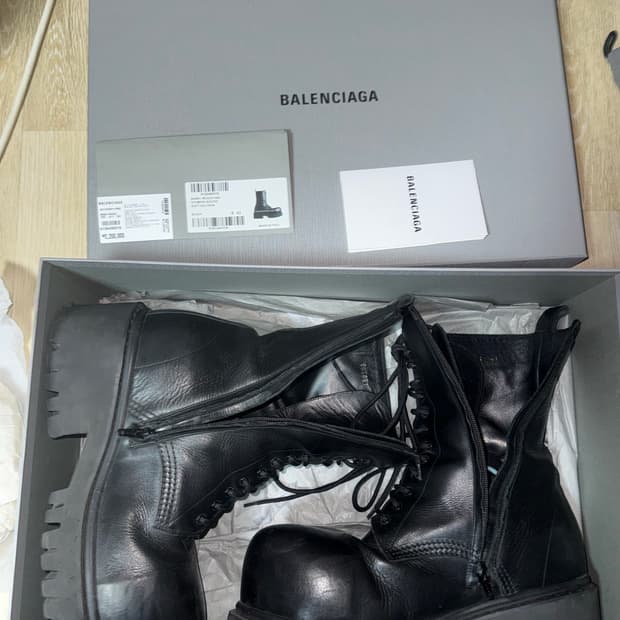 발렌시아가 스톰퍼 부티 레더 [43]