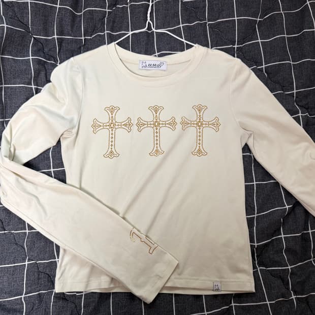 여성 봄옷 eessay 에세이 십자가 롱슬리브