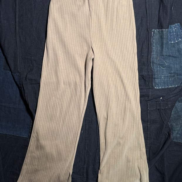 00‘s 어스 뮤직 & 에코로지 립 스트레이트 F