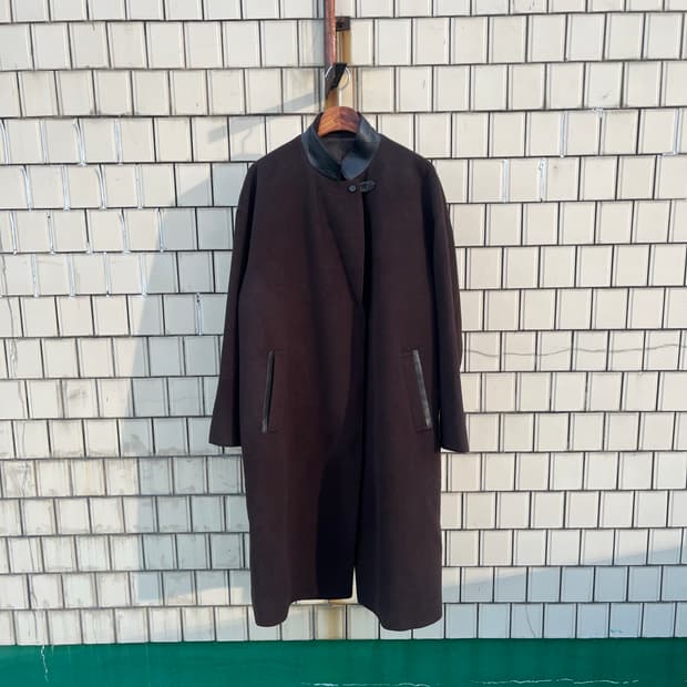 KIYOKO TAKASE 레더 카라 브라운 발마칸 코트