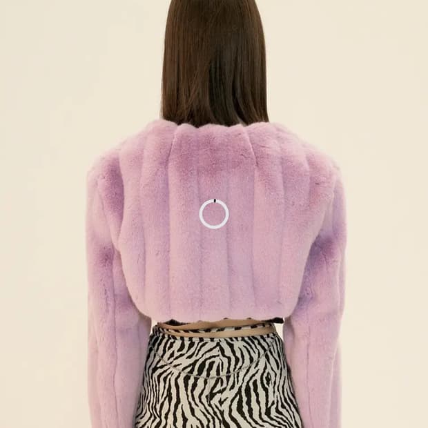 오드원아웃 러블리 크롭 볼레로 퍼자켓