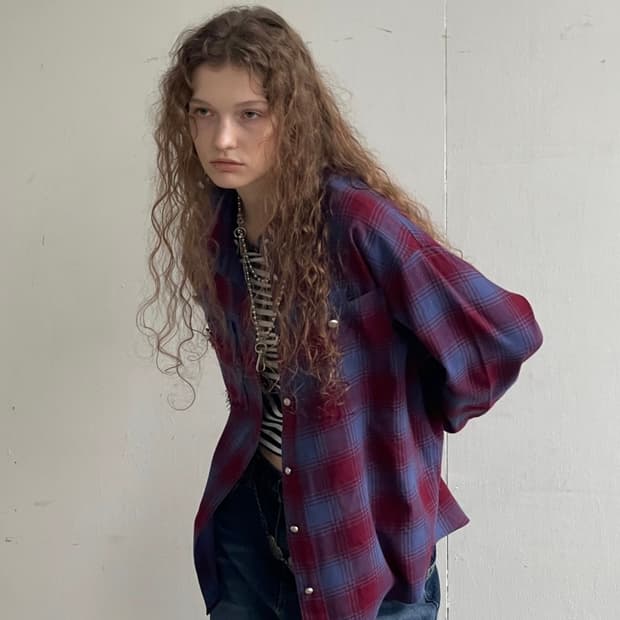 Dared 데어드 실버버튼 셔츠