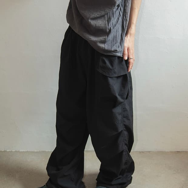 카락터 패러슈트 팬츠