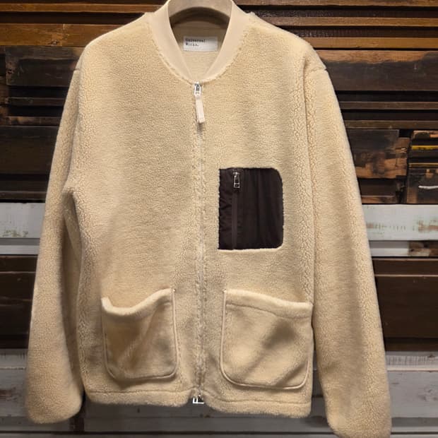 유니버셜 웍스 보아퍼자켓