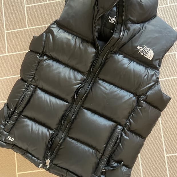 노스페이스 눕시 700 패딩 조끼 블랙 80