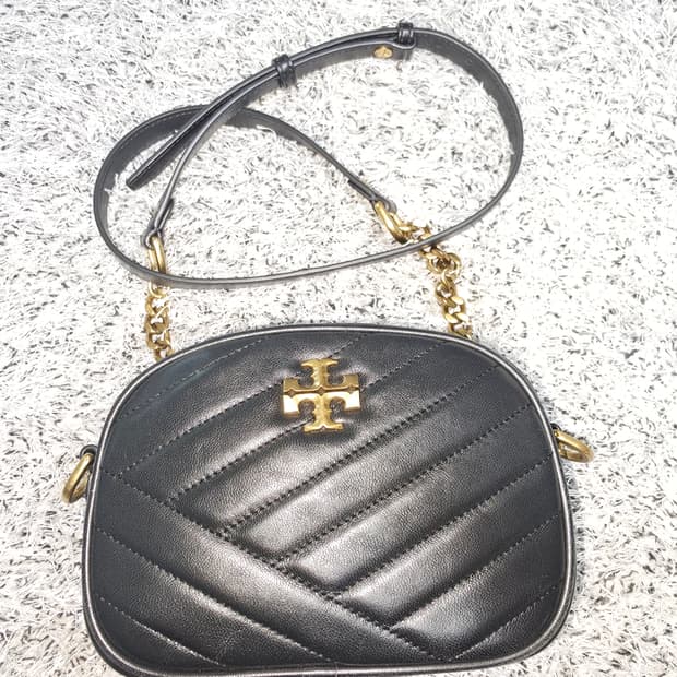 토리버치 키라 쉐브론 카메라백
90450 001