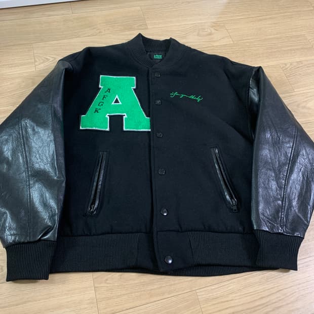 M)a few good kids 3d패치 바시티 자켓