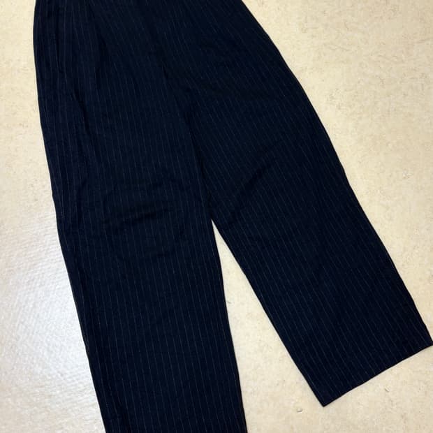 띠어리 핀스트라이프 팬츠 사이즈 00