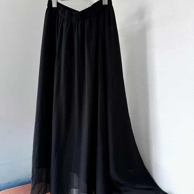 High count fabric micro pleats skirt