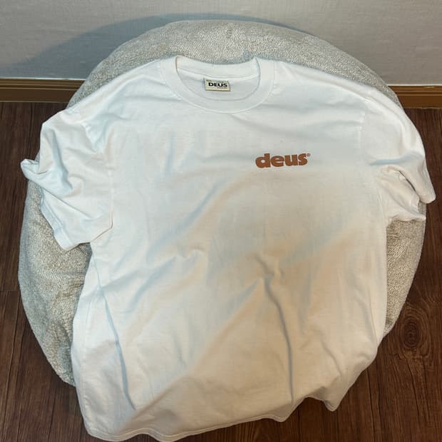 Deus ex machina 반팔