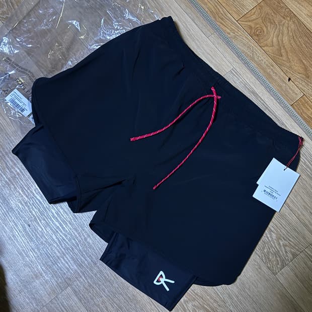 디스트릭트 비전 러닝 타이즈 쇼츠