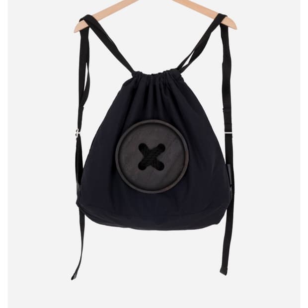 Suah Big Button Draw Bag / Black