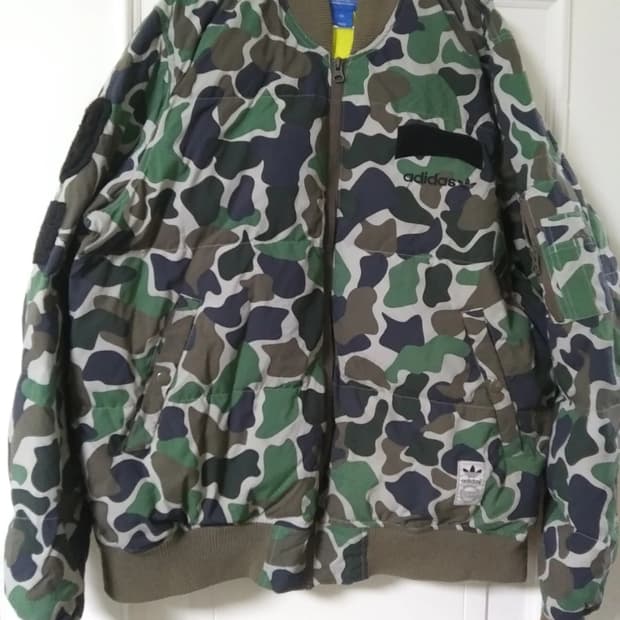 아디다스 밀리터리 패딩 110사이즈