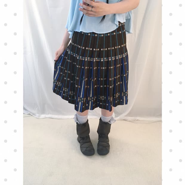 brown check pleated skirt