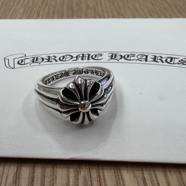 미착용) 크롬하츠 컷아웃 실버링 CH 플러스 스몰 (US 10)