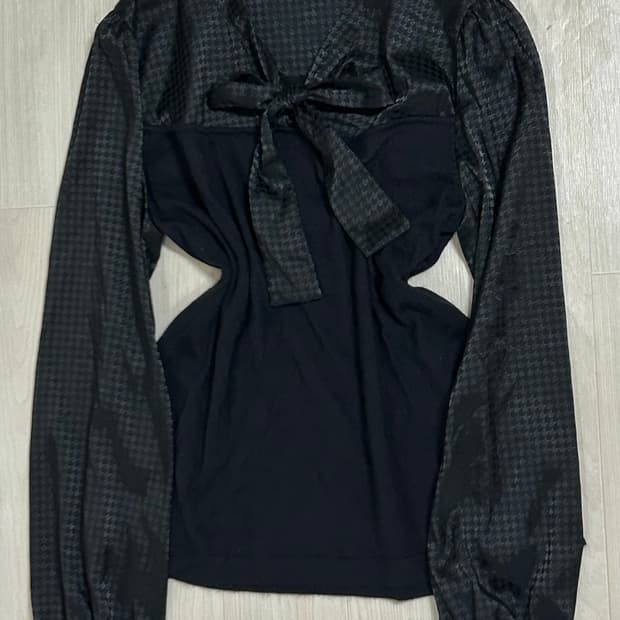 하운드투스 새틴 리본 블라우스 공겜여주 고스 고딕