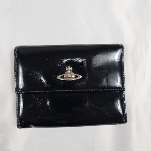 비비안웨스트우드에나멜반지갑