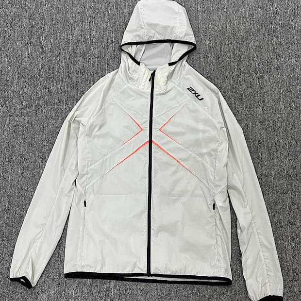 2xu 러닝 바람막이 