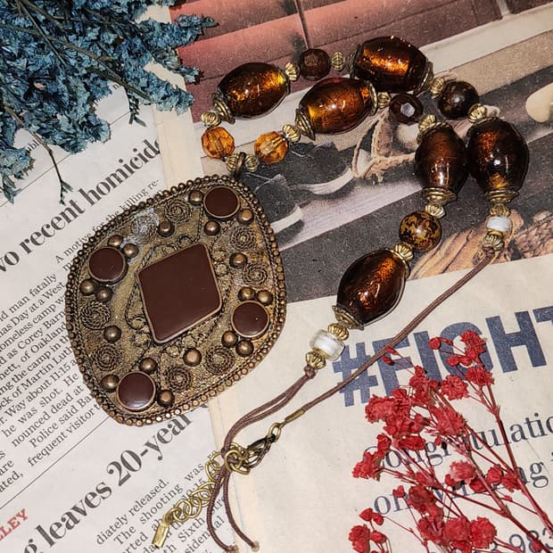 90s 프랑스 빈티지 오리엔탈 브라운 비즈 목걸이 빈티지 목걸이