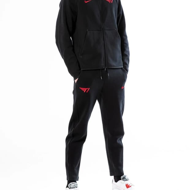 새상품 나이키 x T1 테크 플리스 팬츠