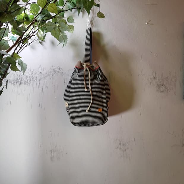 어스 메이드(EARTH MADE) 크로스 백팩