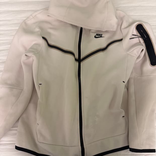 나이키 화이트 테크팩