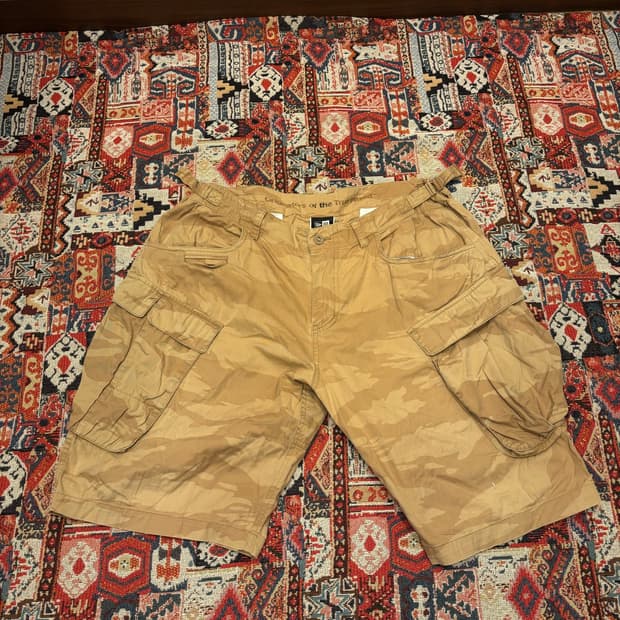 New Era Camo Cargo Shorts XL
