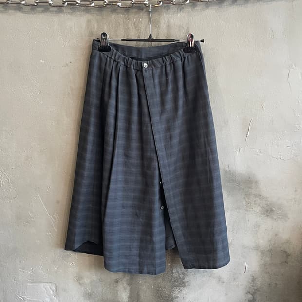 스테판 슈나이더 비대칭 스커트