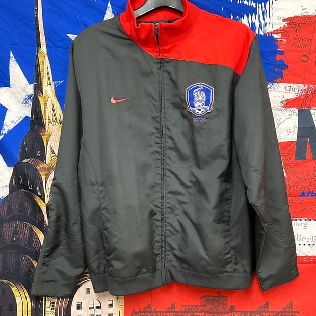 나이키 한국국대 오버핏 바람막이 2XL110