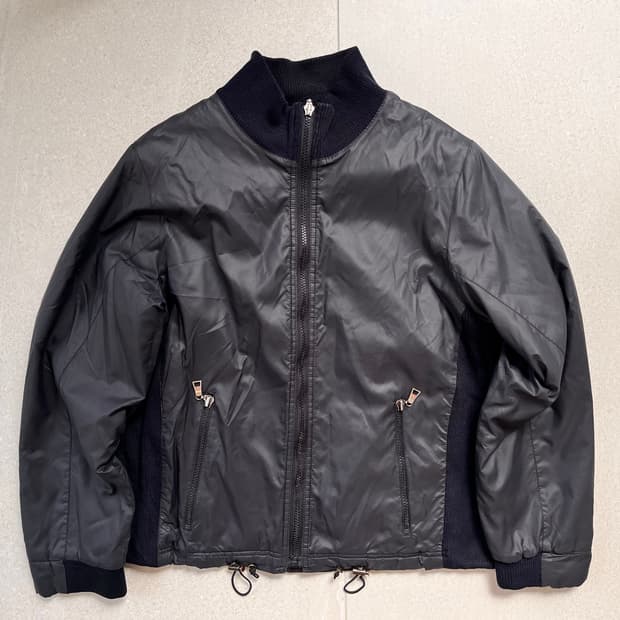 프라다 레드탭 봄버 자켓