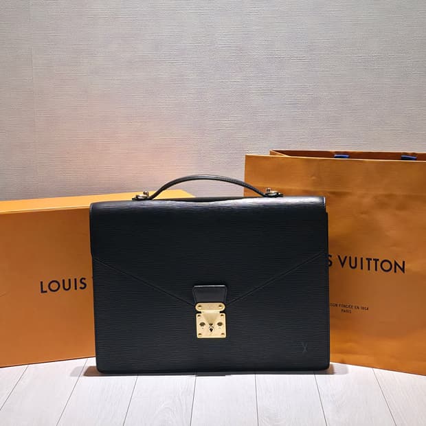 루이비통 에삐 에피 레더 세르비엣 콘세이에 서류가방 브리프케이스