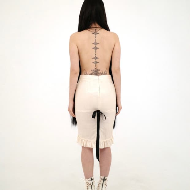 Weakgeneration slimy skirt