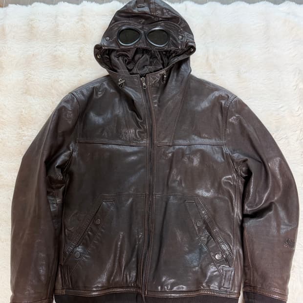 CP컴퍼니 고글 램스킨 레더 자켓