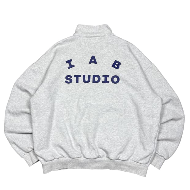 아이앱 스튜디오 하프집 스웻셔츠