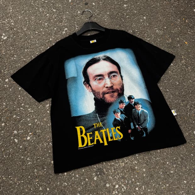 2000’s The Beatles – John Lennon T-shirt