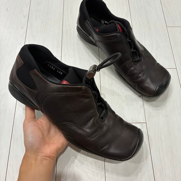 프라다 1999AW 브라운레더 토글 스니커즈