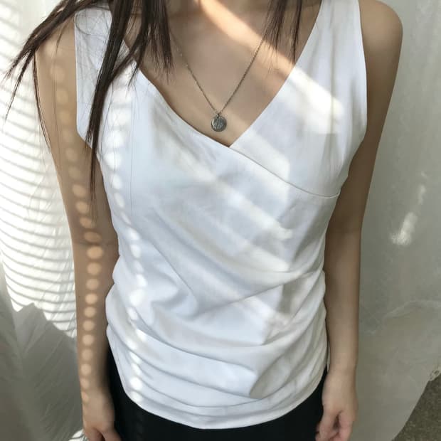 화이트 랩 셔링 슬리브리스