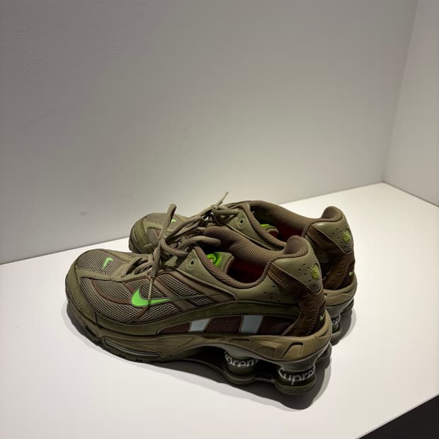 슈프림 나이키 샥스 올리브 260 팝니다