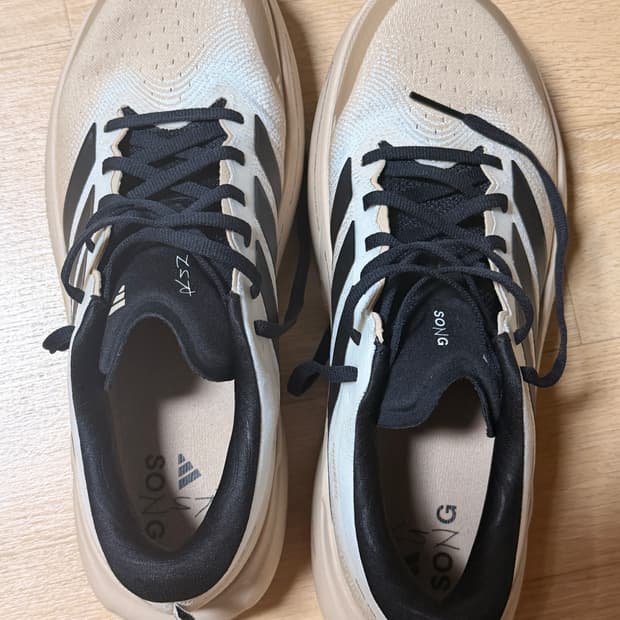 아디다스 송포더뮤트 러닝화 265