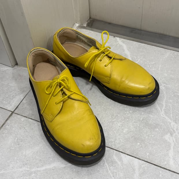 닥터마틴 1461 옐로우 노랑 240 uk4 eu37 