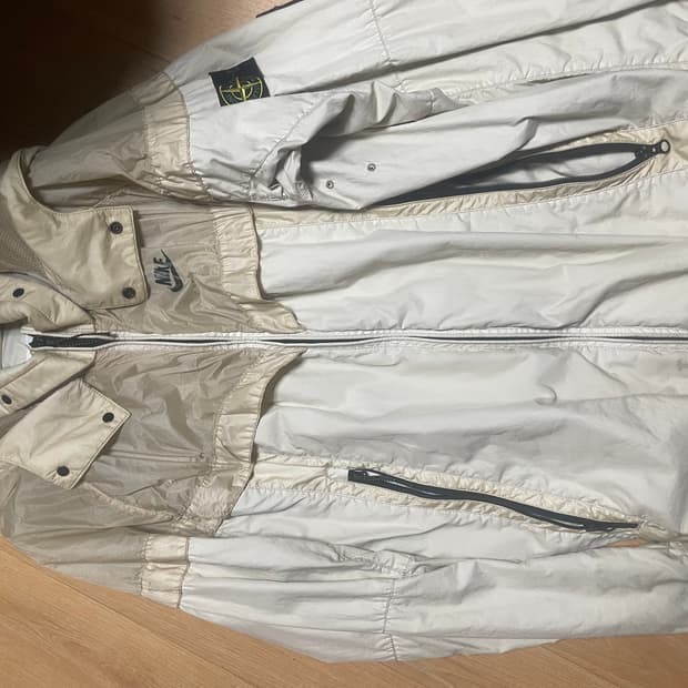 스톤아일랜드 나이키 윈드러너 l