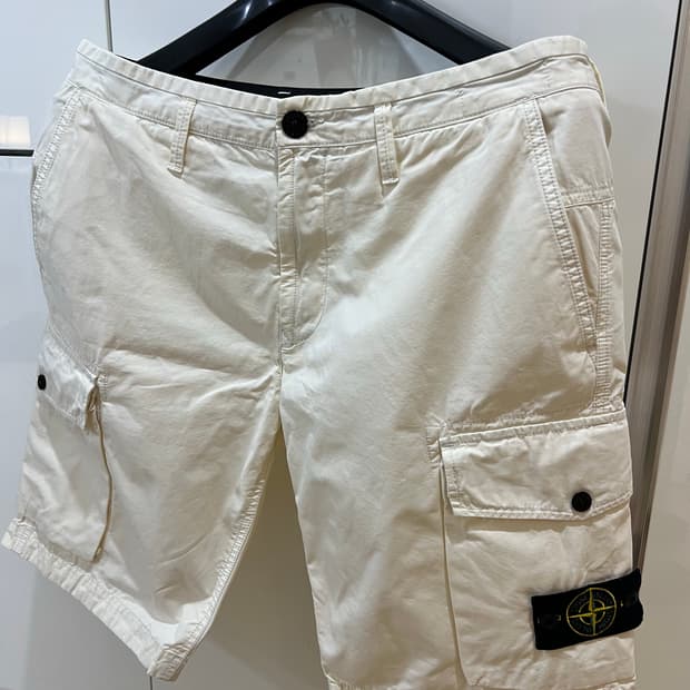 스톤아일랜드 베이지 반바지 33-34 (새상품급)