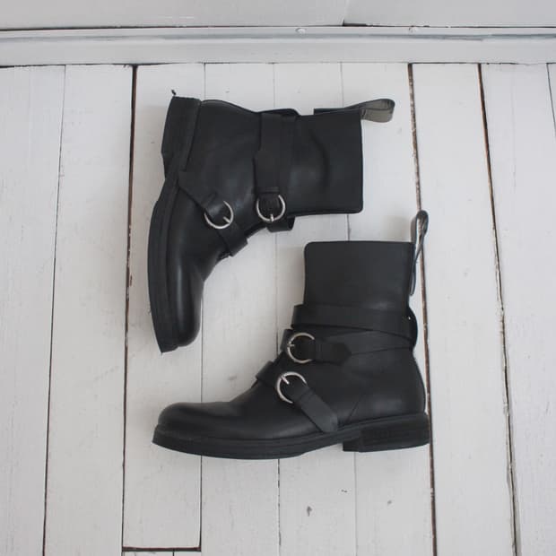 jil sander leather strap boots