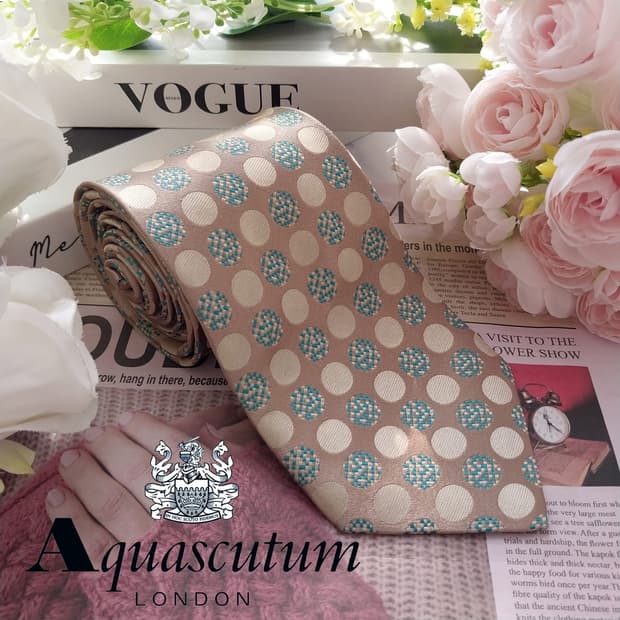 아쿠아스큐텀 실크 베이지 도트 패턴 넥타이 9.2cm A+등급 K1957