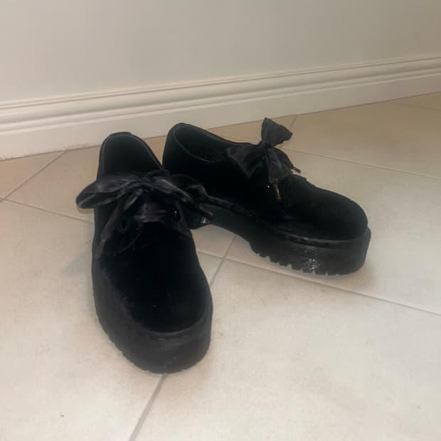 닥터마틴 왕리본끈 홀리 벨벳 통굽 로퍼 UK4(230)