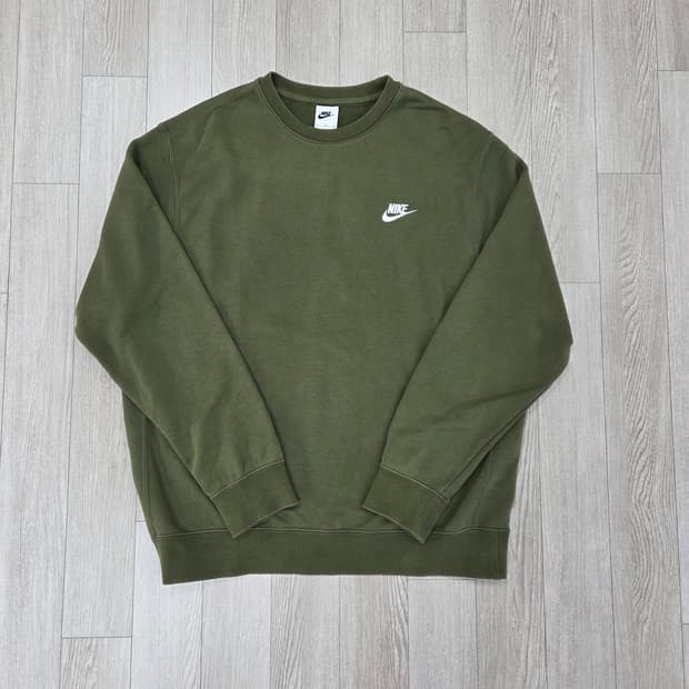 (새상품)나이키 클럽 맨투맨 카키 올리브 XL,105 bv2667-326