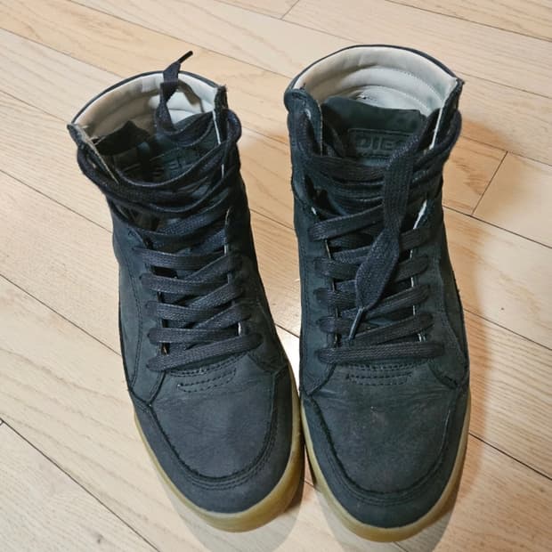 디젤 하이탑 소가죽 스웨이드 스니커즈 255